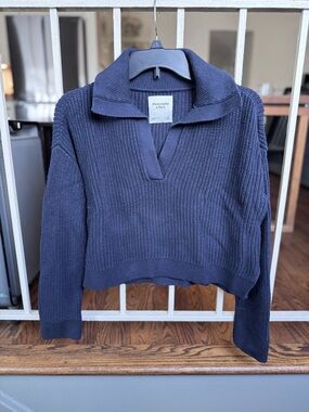 Abercrombie & Fitch Navy Knit V-Neck Collared Sweater